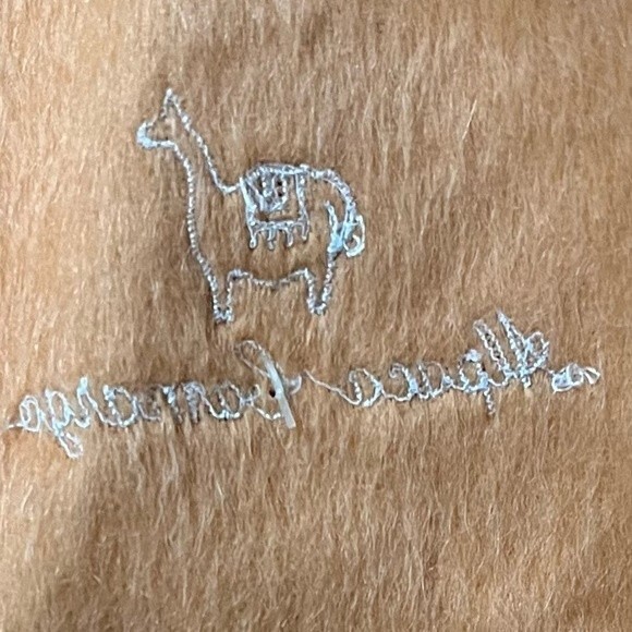 Alpaca Camargo Melon Colored Fringe Scarf NWT - Picture 7 of 12